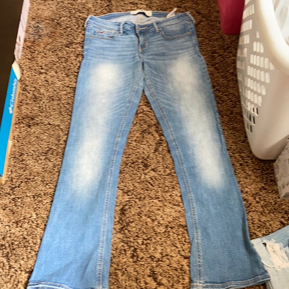 Light wash hollister boot cut (short) jeans